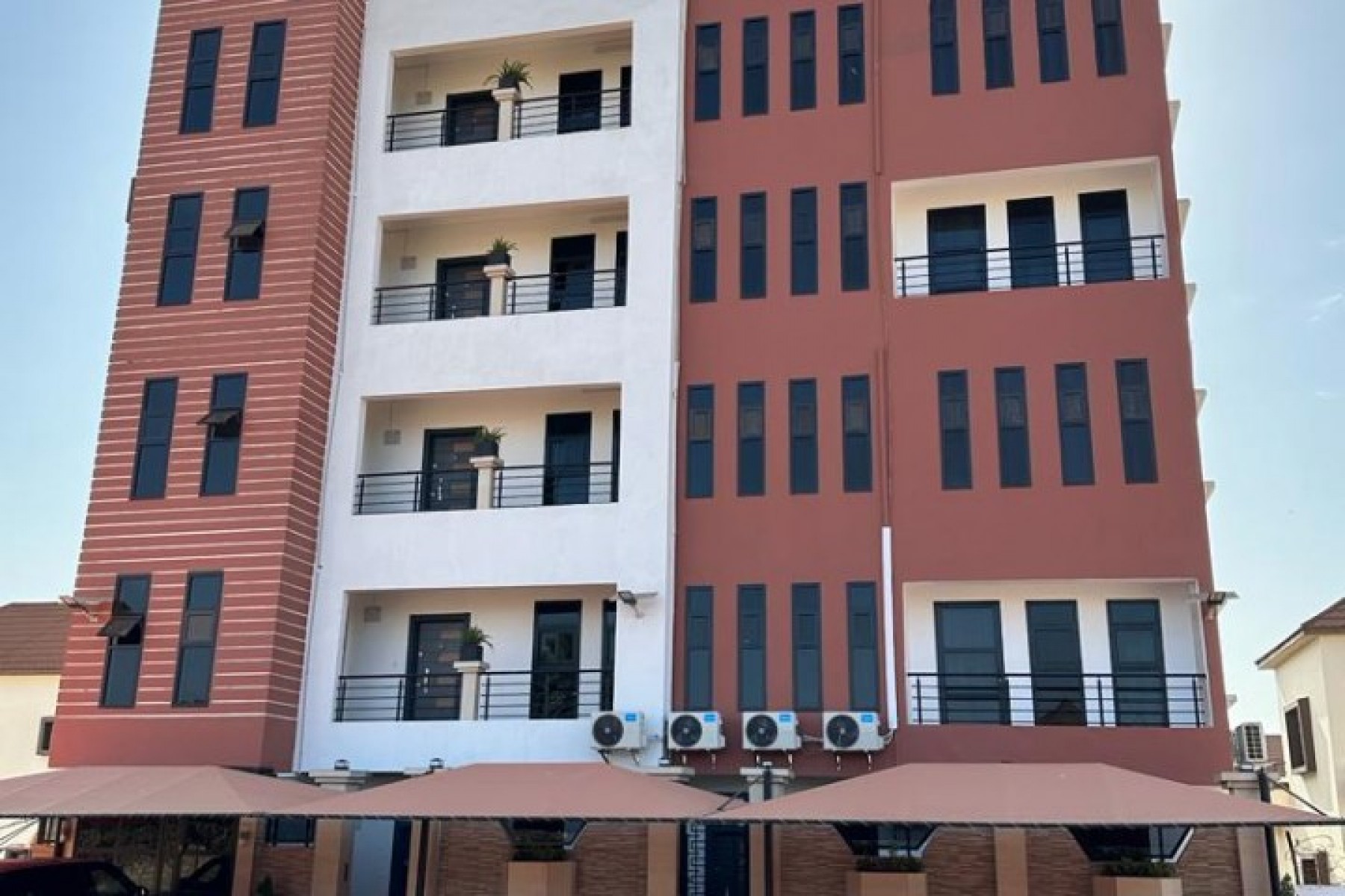 Janneya Apartments Salagie